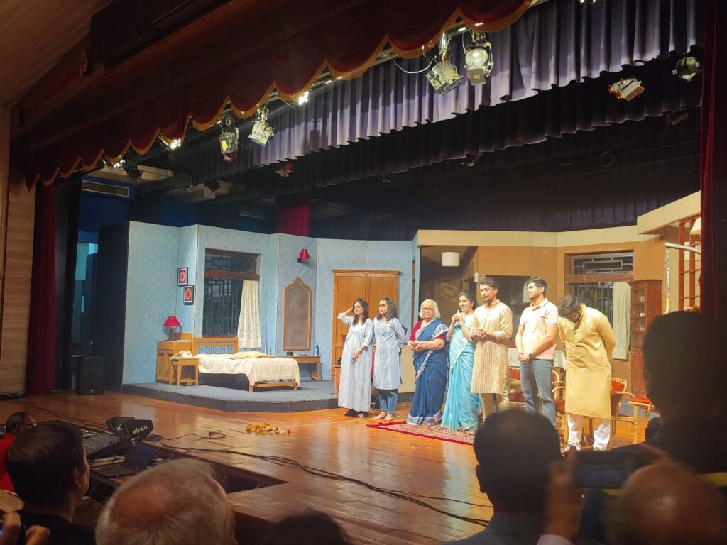 Charchaughi Marathi Natak Artists 