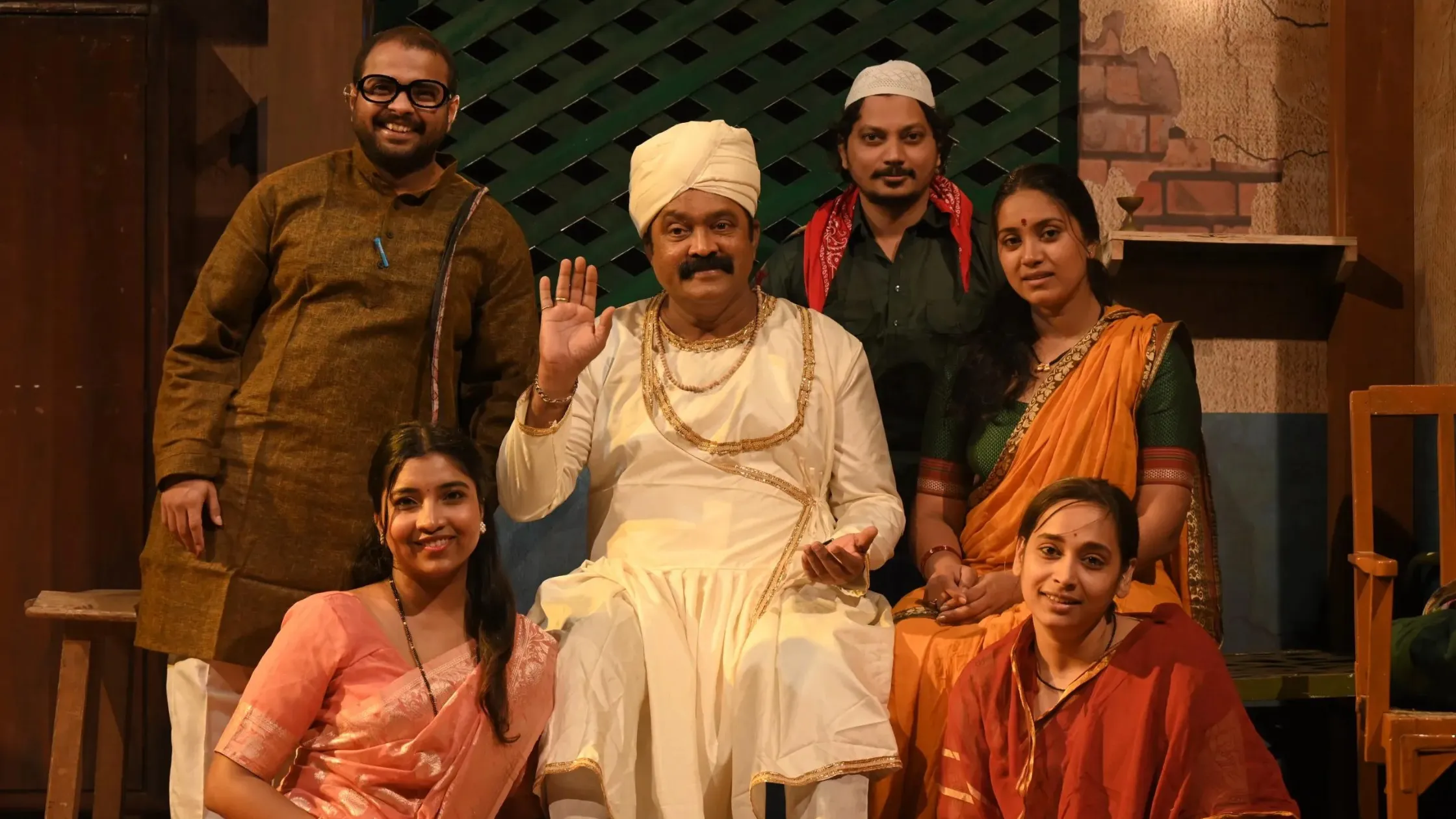 Read more about the article Mad Sakharam Natak Review – Now Watch Sakhram’s Madness In A Unique Way!